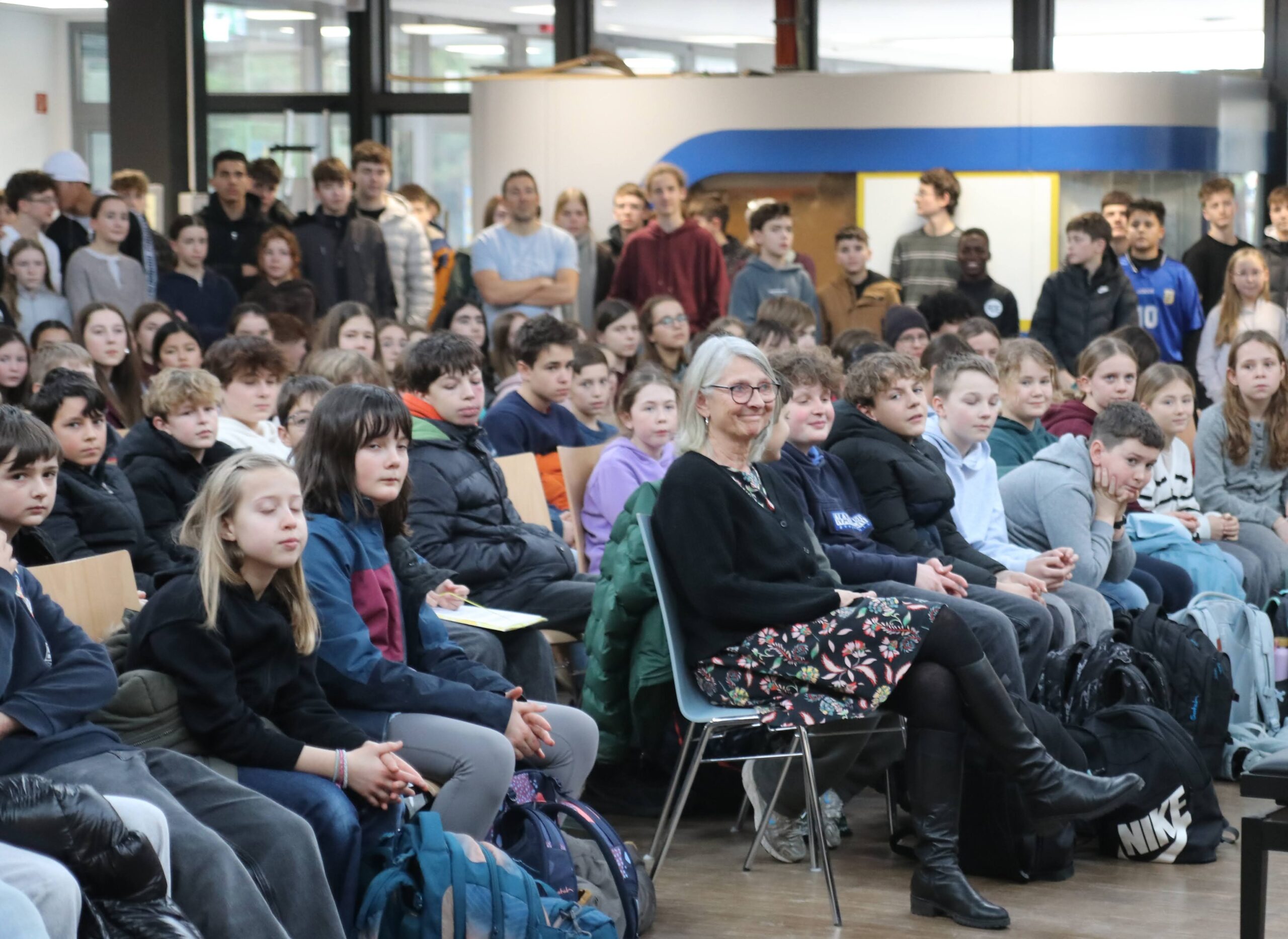 Mehr über den Artikel erfahren Applaus, Applaus, Frau Ostmann!